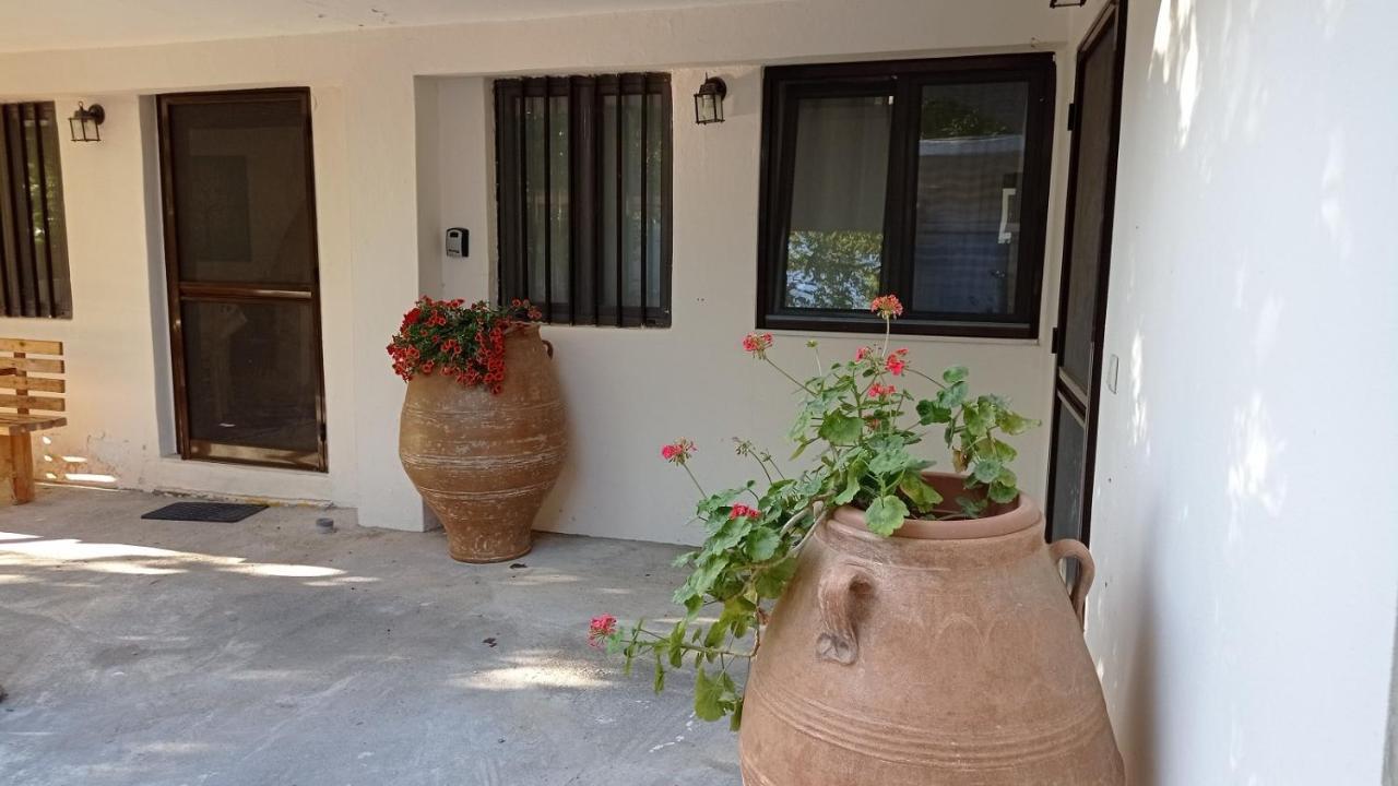 Villatzer - Traditional House With Fireplace And Garden Tzermiádon Exterior photo