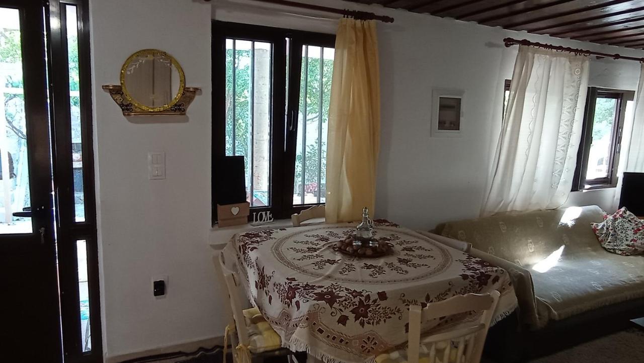 Villatzer - Traditional House With Fireplace And Garden Tzermiádon Exterior photo